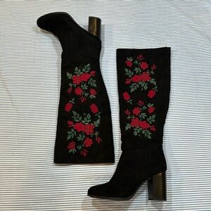 Libby Edelman SUEDE HEELED BOOTS size 9